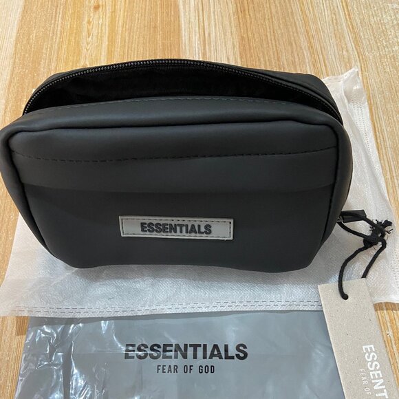 Essentials Belt Pouch Black - Picture 2 of 8